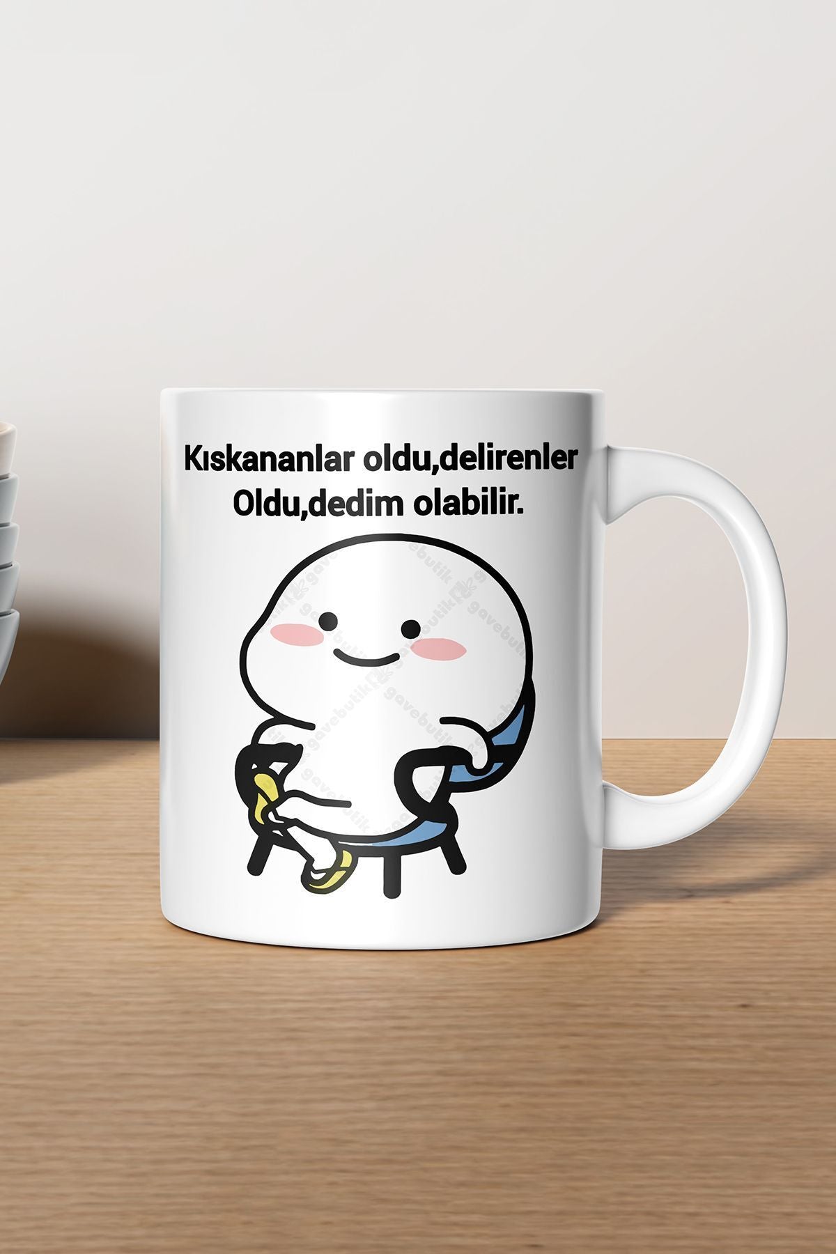 "Kıskananlar Oldu Delirenler Oldu Dedim Olabilir" Çizgi Karakter Baskılı Hediyelik Kupa Bardak